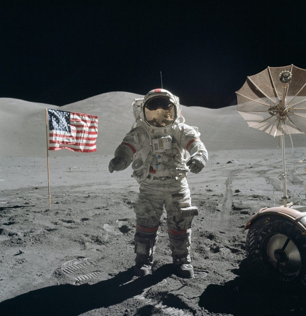 moon walk, astronaut, astronaut suit-60616.jpg