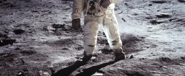 astronaut-moon